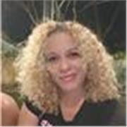 Profesora de refyerzo escolar para niños de primaria