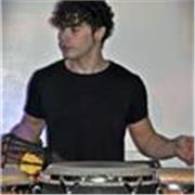 Sei un neofita o un professionista e vuoi approfondire lo studio delle percussioni cubane? Contattami!