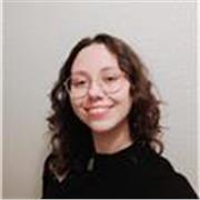 Profesora titulada en idiomas, con gran conocimiento lingüístico y pasión por la enseñanza. Experiencia en clases de refuerzo online y presencial. Preparación de exámenes oficiales.