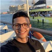 Profesor meticuloso y buen comunicador de matemáticas y programación enfocada al desarrollo web