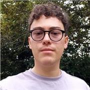 Antropólogo y permacultor ofrece clases de ciencias sociales y ciencias naturales