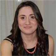 Laureata in Psicologia, Master in materie Umanistiche e Filosofia disponibile per lezioni di italiano per stranieri (e non).