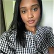 Étudiante en langues donne des cours d’anglais aux élèves de primaire, collège et lycée