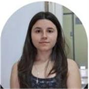 Profesor de español imparte clases a niños de todas las edades