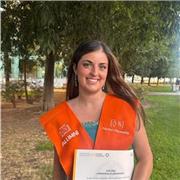 Joven didáctica y cercana, enseño a estudiantes motivados