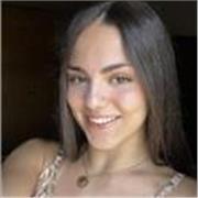 Estudiante de magisterio primaria comprometida a realizar un refuerzo escolar de primaria