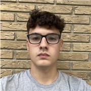 Estudiante de un ciclo formativo de grado superior de informática especializado en sistemas en RED