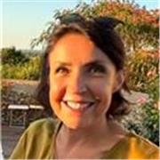 Journaliste diplômée, (25 ans d expérience) pour cours de français.