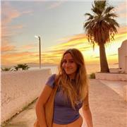 Estudiante de 22 años con un C1 de Inglés que acostumbra a dar clases de apoyo a niños y adolescentes.