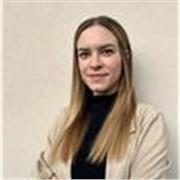 Laurea in Scienze Filosofiche; diploma in lingua e cultura giapponese ARC Academy Kyoto; Master in Editoria e Comunicazione