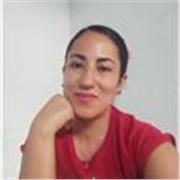 Profesora de apoyo para el proceso de letra escritura para los niños