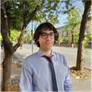 Profesor de filosofía y lógica (tanto proposicional como de predicados) apto para todas las edades y niveles, pero también puedo impartir otras asignaturas de humanidades e incluso artes visuales