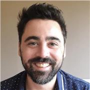 Soy hablante nativo de inglés con una calificación TEFL. Tengo experiencia enseñando inglés conversacional en línea