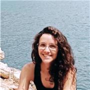 Fornisco supporto allo studio sia in Intaliano che in Inglese, adeguando il metodo allo/a specifico/a studente/ssa.