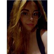 Poseedora del título de Bachillerato, apta para enseñanza.