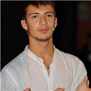 Studente B2 impartisce ripetizioni online/in presenza di inglese