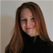 Offro lezioni private a studenti di elementari e medie, adattando le spiegazioni e trovando il metodo più adatto a loro.