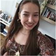 Profesora titulada en Pedagogía de las Matemáticas y la Física. Experiencia de tres años como docente en clases particulares.