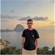 Profesor de primaria titulado con idiomas nivel alto y con posibilidad de enseñar deportes.