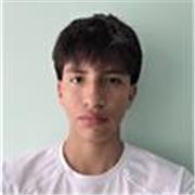 Profesor de matemáticas que da clases a niños de primaria y secundaria