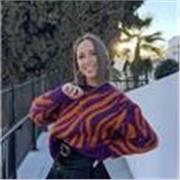 ¡Hola! Soy una chica de 21 años, actualmente estoy en 4º de carrera de Educación Primaria. Tengo nivel b2 en inglés y mucha experiencia con niños. Tengo varios cursos hechos centrados en menores. ¡Estaré encantada de dar clases particulares a vuestros hij
