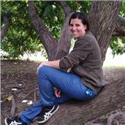 Educatrice professionale impartisce lezioni di inglese per allievi delle scuole primarie e secondarie di primo grado