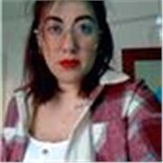 Laureata in lingue offre lezioni di inglese fino a livello C1 a bambini, ragazzi, adulti, e ripetizioni per scuole medie e liceo