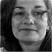 Soy una profesora creativa con un nivel C1 y el corazón lleno de historias. 