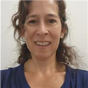 Como profesora soy muy paciente y comprensiva, y me gusta que los estudiantes alcancen sus objetivos.