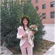 Sono una studentessa laureata in lettere classiche e che sta per conseguire la magistrale