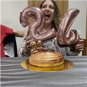 Maestra de Educación Primaria imparte clases online y presenciales a estudiantes de todas las edades