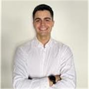 Profesor responsable y paciente. Clases Primaria: matemáticas básicas, lengua, catalán e inglés. Apoyo en deberes y estudio.