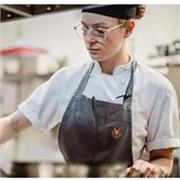 fine dining chef and nutrition coach with 12 years of high end restaurant experience, I teach elevated nutritional cooking 