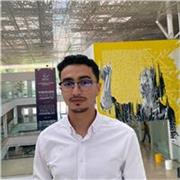 Professeur ayant suivi deux années de classes préparatoires et actuellement étudiant à l’École Centrale