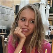 Profesora de inglés nativa que ofrece clases a alumnos de todas las edades, sea cual sea su nivel