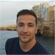 English teacher gives lessons remotely or in person (Verona)