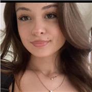 Studentessa dell’ITE Amabile di Avellino con approfondite conoscenze di lingue straniere, economia, matematica e letteratura