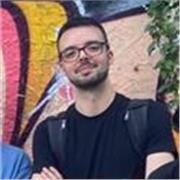 Sono un musicista professionista e compositore. Offro lezioni di sassofono, teoria, solfeggio, composizione, armonia e Finale
