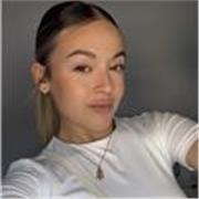 Soy estudiante de educación infantil pero desde que termine 1º de Bachillerato he impartido clases de primaria! Adoro enseñar