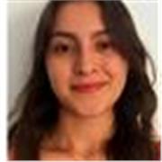 Profesora de apoyo escolar para estudiantes con necesidades educativas específicas en bióloga, química e inglés