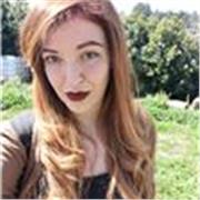 Docente di grafica impartisce lezioni di Photoshop