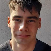 Alumno de segundo de bachillerato dispuesto a dar clases sobre lo que le apasiona la Economía, dispuesto a ajudar