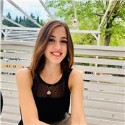 Studentessa ultimo anno offre lezioni private o online