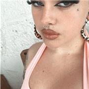 ¡Hola! Soy Jessica, una estudiante entusiasta y nativa de Inglaterra apasionada por enseñar mi idioma materno. Con mi origen