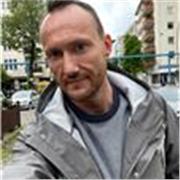 Lehrer für Deutsch als Fremdsprache. Ich helfe euch gerne mit viel Zeit und Geduld, damit ihr stetig ans Ziel kommt