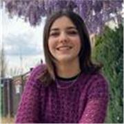Diplomata al liceo linguistico, con certificazione Cambridge English B2