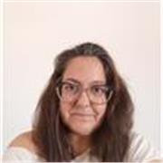 Dou aulas de língua portuguesa (Português), literatura brasileira e redação. Amo escrever, porque sou jornalista pós graduada!