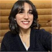 Laureata in scienze della comunicazione propone lezioni su materie umanistiche e metodo di studio.