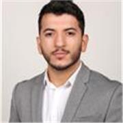 Ich bin britischer Staatsbürger und lebe in Vorarlberg. Englisch ist meine Muttersprache, und ich unterstütze Schüler:innen sowie 