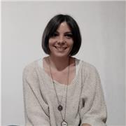 Laureata in Scienze Storiche, in possesso di un Master in Public History e dei 24cfu necessari all'accesso all'insegnamento, (con, inoltre, esperienza di aiuto-studio per la preparazione di esami universitari a studenti con disabilità e DSA) offre lezioni
